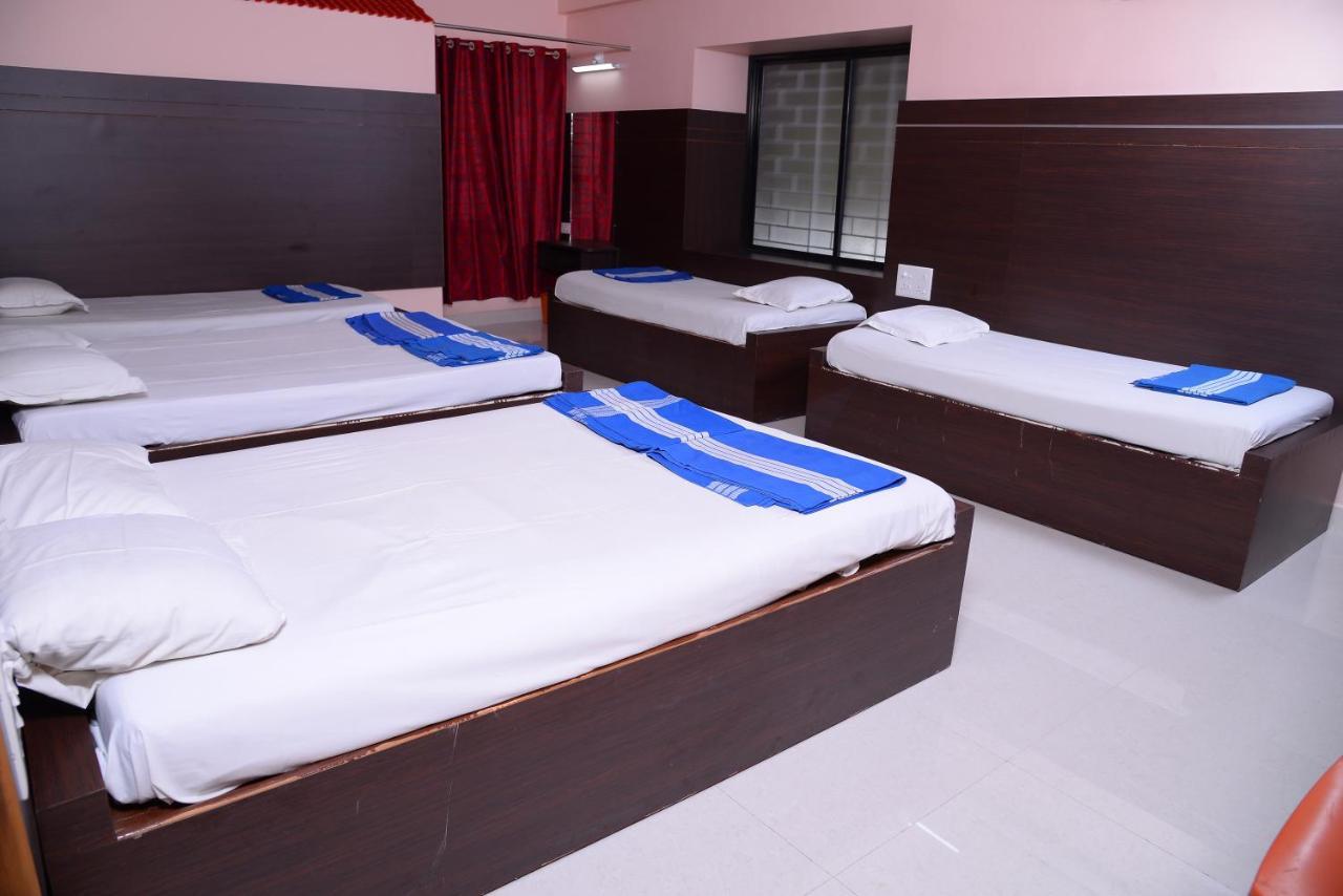 Parijatha Lodge กุนดาปูร์ ภายนอก รูปภาพ