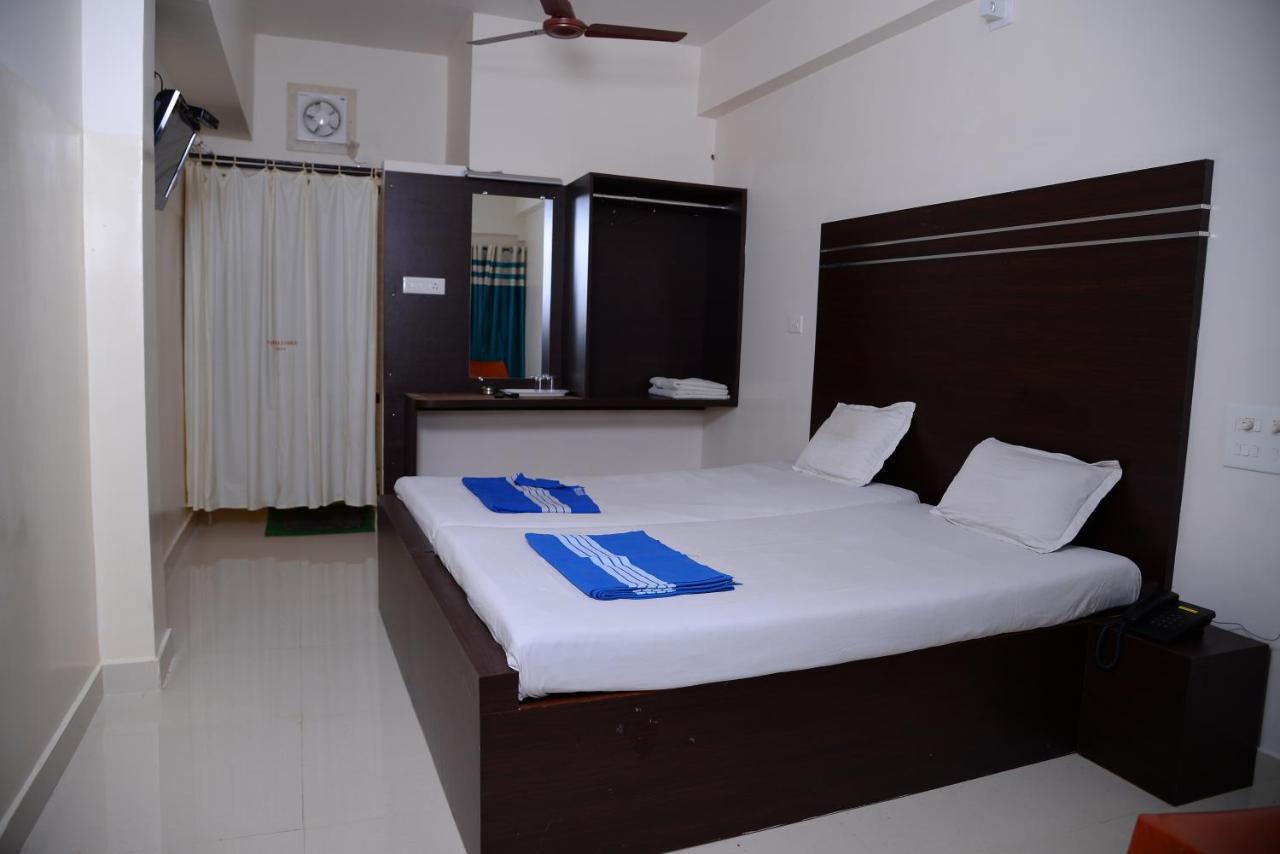 Parijatha Lodge กุนดาปูร์ ภายนอก รูปภาพ