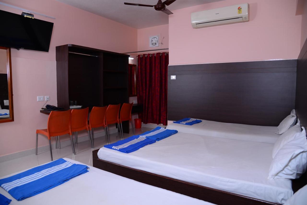 Parijatha Lodge กุนดาปูร์ ภายนอก รูปภาพ